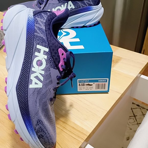NEW Hoka Women's Blue and Purple Athletic Shoes - Picture 4 of 8